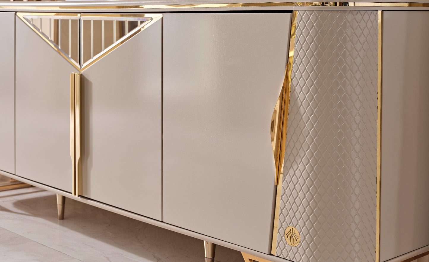 Romans Buffet and Mirror